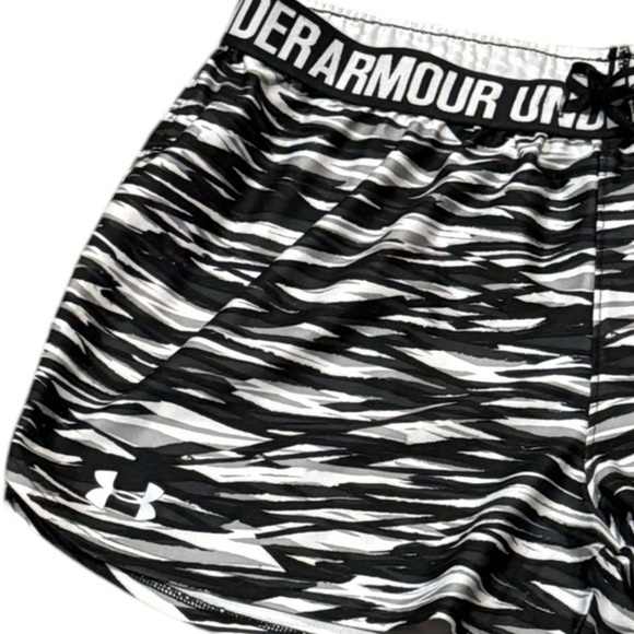 🍀2/$22 Under Armour Heatgear Perfect Pace Black White Running Short Womens Large - Picture 4 of 11